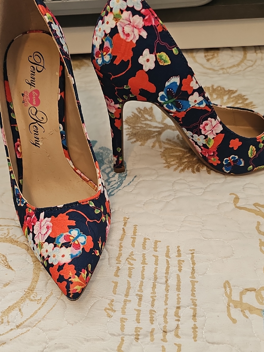 Penny Loves Kenny Navy Floral Pointed-Toe Stiletto Pumps Size 7